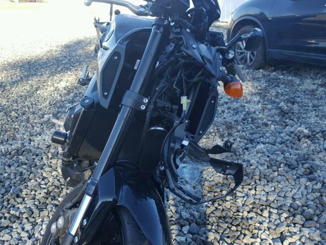 JYARN33E8GA011202 - 2016 YAMAHA FZ09 BLACK photo 9