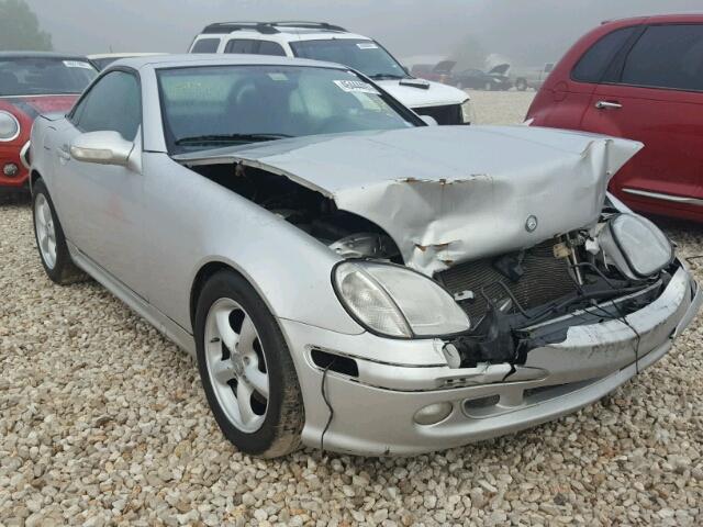 WDBKK65F11F177527 - 2001 MERCEDES-BENZ SLK SILVER photo 1