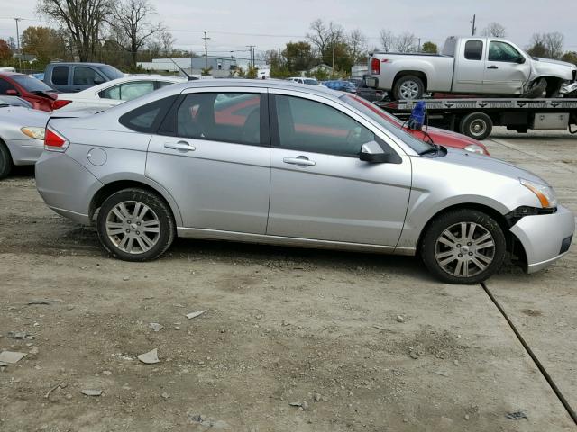 1FAHP3HN4AW151783 - 2010 FORD FOCUS SEL SILVER photo 9