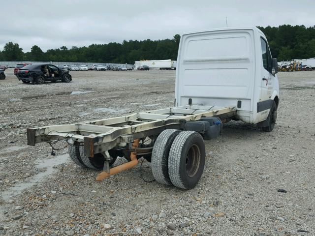 WDAPF4CC7B9482669 - 2011 MERCEDES-BENZ SPRINTER 3 WHITE photo 4