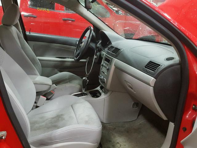 1G1AL52F157638775 - 2005 CHEVROLET COBALT LS RED photo 5