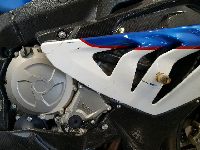 WB105340XCZL16418 - 2012 BMW S 1000 RR TWO TONE photo 5