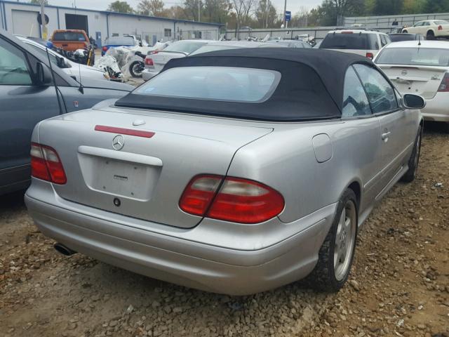 WDBLK70G33T129722 - 2003 MERCEDES-BENZ CLK SILVER photo 4