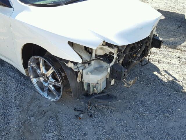 1N4AA5AP5AC826357 - 2010 NISSAN MAXIMA S WHITE photo 9