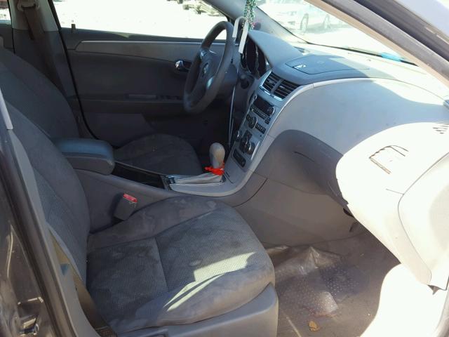 1G1ZG57B894250737 - 2009 CHEVROLET MALIBU LS GRAY photo 5