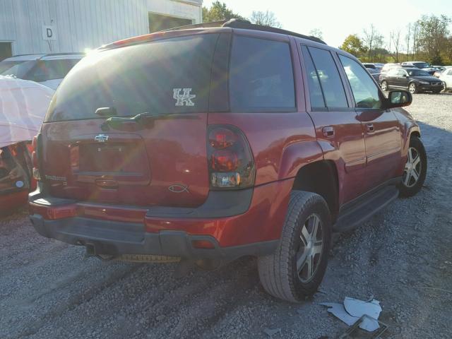 1GNDT13S552289102 - 2005 CHEVROLET TRAILBLAZE RED photo 4