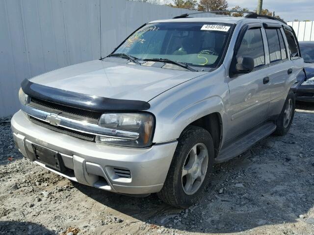 1GNDS13S672114928 - 2007 CHEVROLET TRAILBLAZE SILVER photo 2