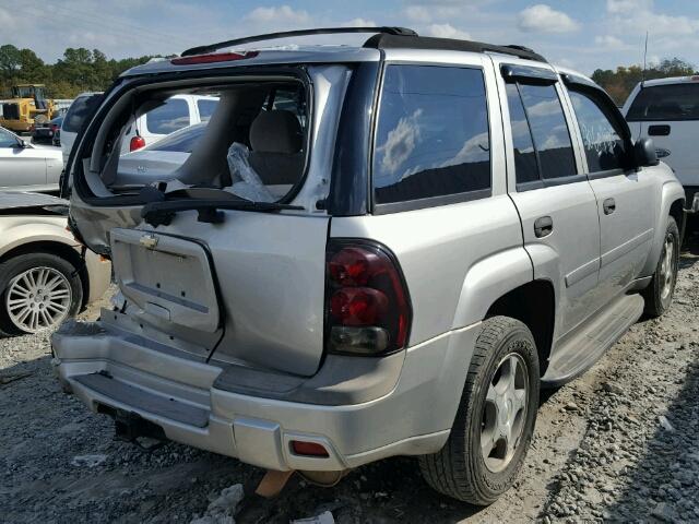 1GNDS13S672114928 - 2007 CHEVROLET TRAILBLAZE SILVER photo 4