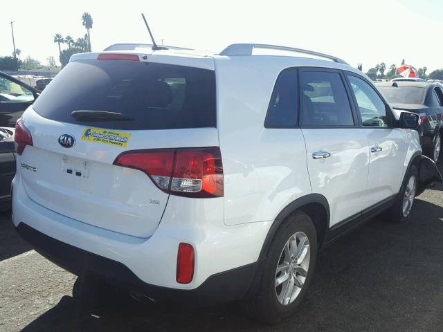 5XYKT4A77FG640471 - 2015 KIA SORENTO LX WHITE photo 4