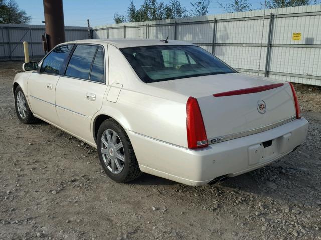 1G6KD57Y58U184767 - 2008 CADILLAC DTS CREAM photo 3