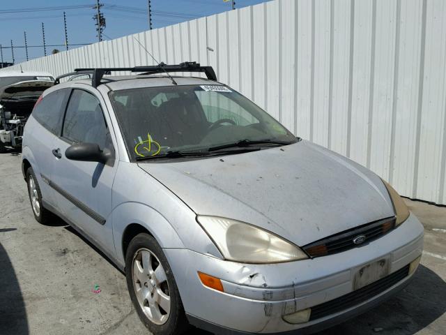 3FAFP3134YR225233 - 2000 FORD FOCUS ZX3 SILVER photo 1