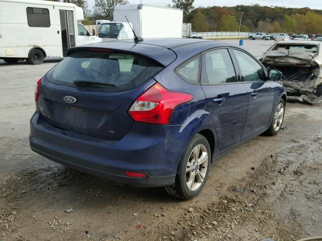 1FAHP3K27CL111247 - 2012 FORD FOCUS SE BLUE photo 4