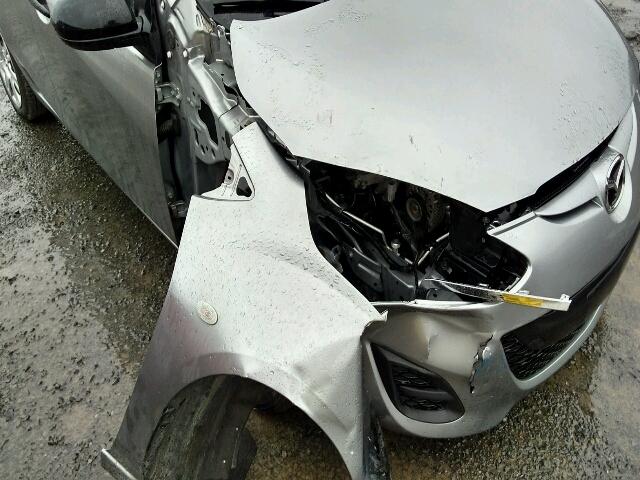 JM1DE1KY7E0188051 - 2014 MAZDA MAZDA2 SPO 银色 照片 9