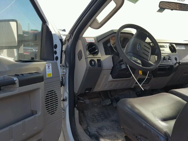 1FTSW21519EB25232 - 2009 FORD F250 SUPER WHITE photo 9