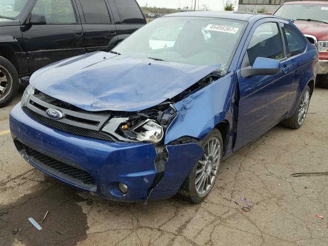 1FAHP33N29W191587 - 2009 FORD FOCUS SES BLUE photo 2