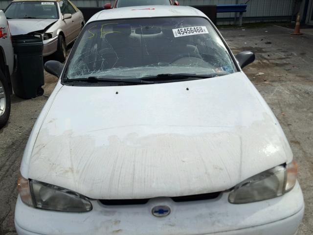 1Y1SK52861Z441448 - 2001 CHEVROLET GEO PRIZM WHITE photo 9