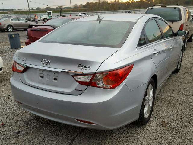 5NPEC4AC4DH520790 - 2013 HYUNDAI SONATA SE SILVER photo 4