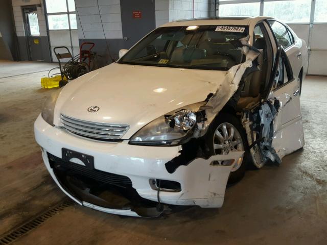 JTHBF30G636015110 - 2003 LEXUS ES 300 WHITE photo 2