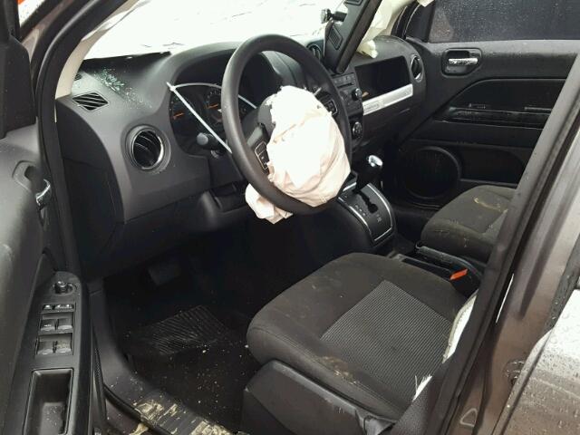 1C4NJCBB5GD506378 - 2016 JEEP COMPASS SP 石墨色 照片 9