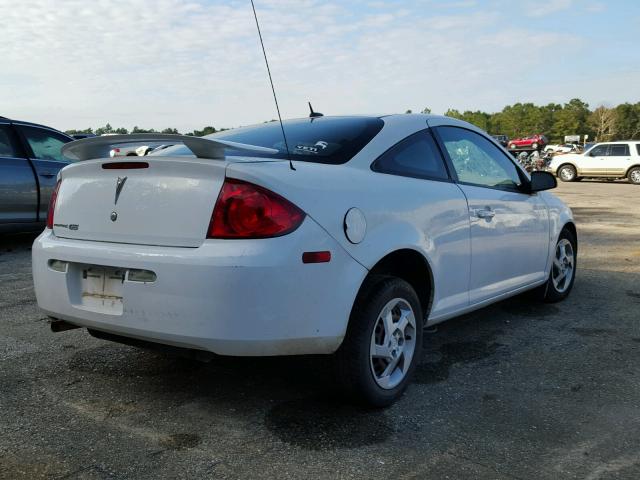 1G2AS18H697182956 - 2009 PONTIAC G5 WHITE photo 4