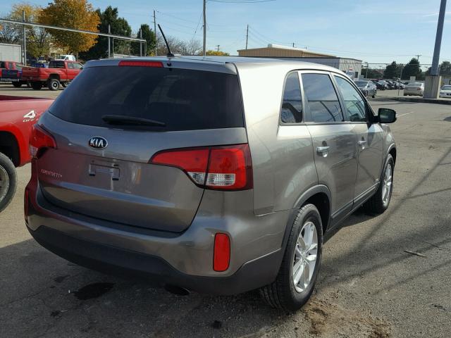 5XYKTCA67EG542136 - 2014 KIA SORENTO LX SILVER photo 9