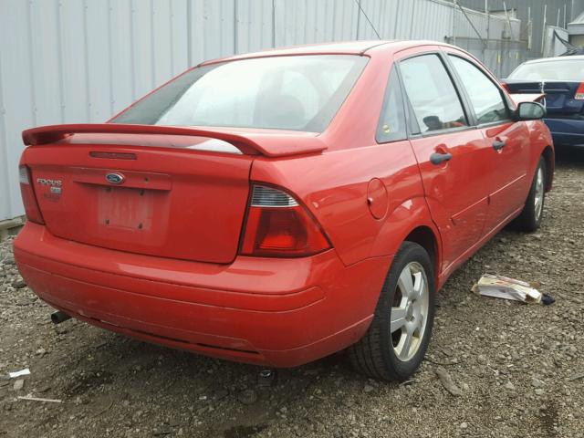 1FAHP34N27W340009 - 2007 FORD FOCUS ZX4 RED photo 4