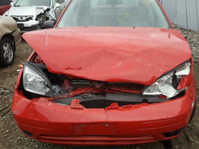 1FAHP34N27W340009 - 2007 FORD FOCUS ZX4 RED photo 7