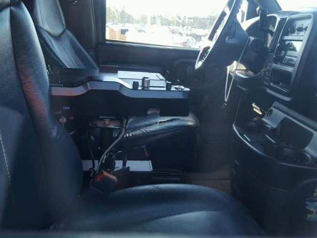 1GCFG25W8X1131051 - 1999 CHEVROLET EXPRESS G2 WHITE photo 5