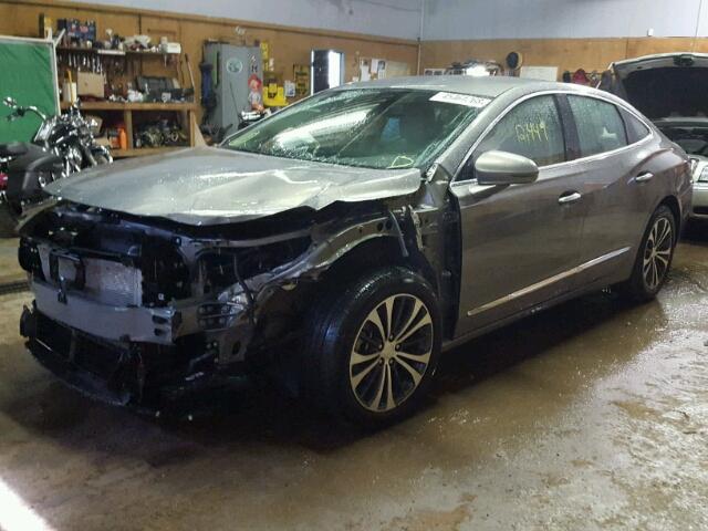 1G4ZP5SS0JU111099 - 2018 BUICK LACROSSE E SILVER photo 2