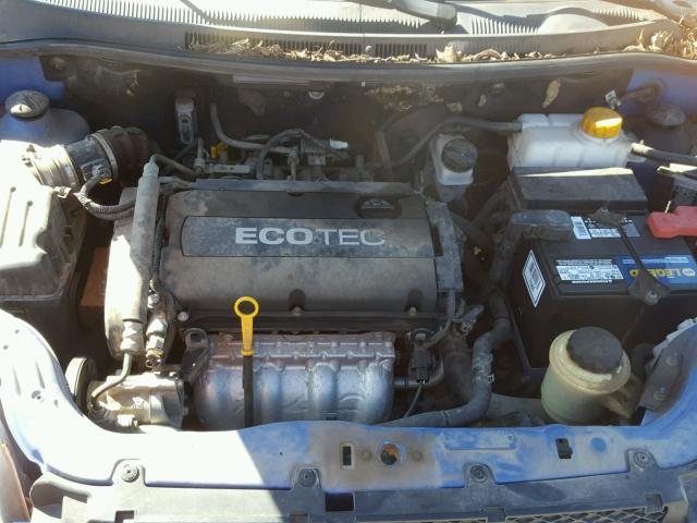 KL1TD56E49B330069 - 2009 CHEVROLET AVEO LS BLUE photo 7
