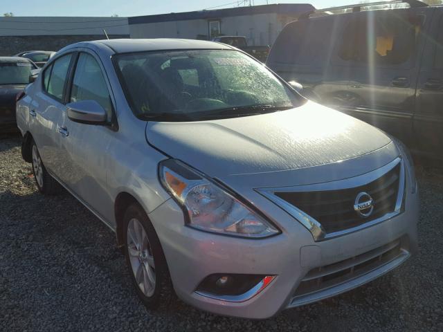 3N1CN7AP6HL808888 - 2017 NISSAN VERSA S SILVER photo 1