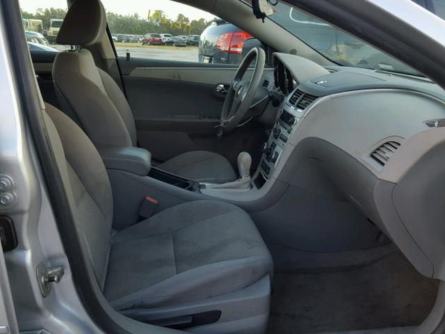 1G1ZB5EB0A4148015 - 2010 CHEVROLET MALIBU LS ვერცხლისფერი ფოტო 5