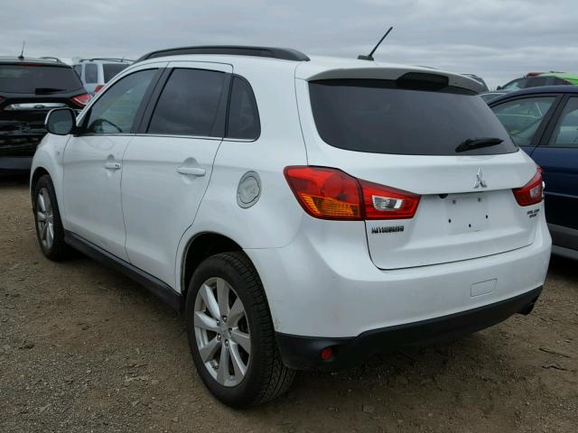 4A4AR4AU4DE014925 - 2013 MITSUBISHI OUTLANDER WHITE photo 3