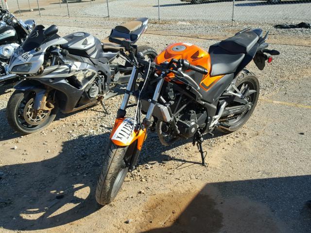 MLHNC5100G5201223 - 2016 HONDA CBR300 R ORANGE photo 2