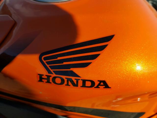 MLHNC5100G5201223 - 2016 HONDA CBR300 R ORANGE photo 9