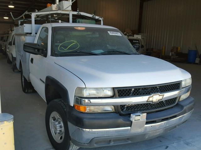 1GBHC24U22Z203512 - 2002 CHEVROLET SILVERADO WHITE photo 1