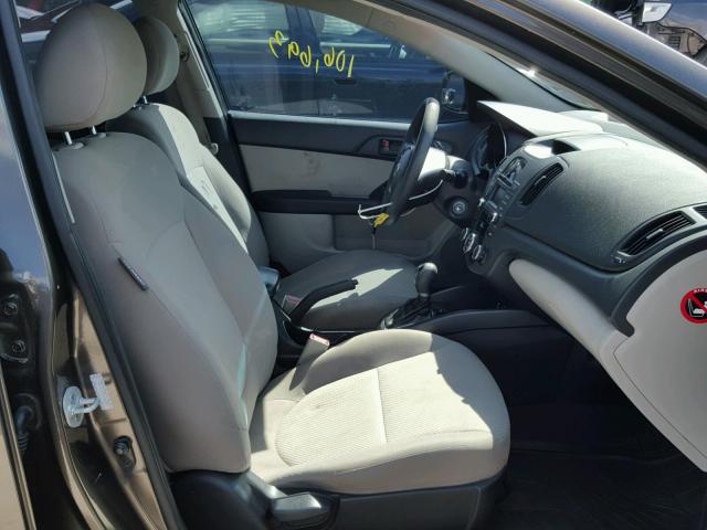 KNAFU4A25B5369803 - 2011 KIA FORTE EX BROWN photo 5