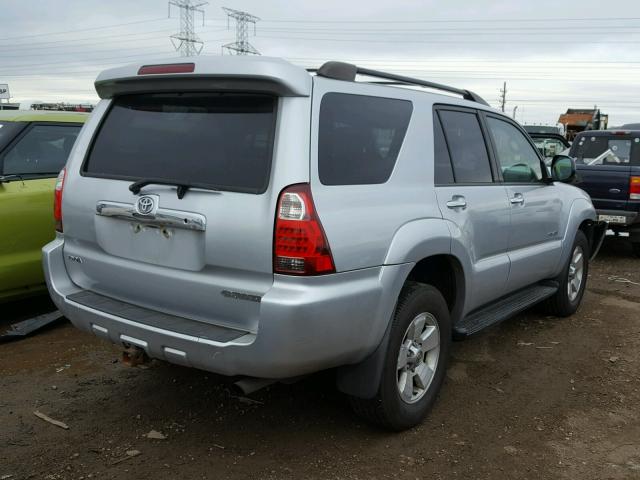 JTEBU14R578077322 - 2007 TOYOTA 4RUNNER SR SILVER photo 4