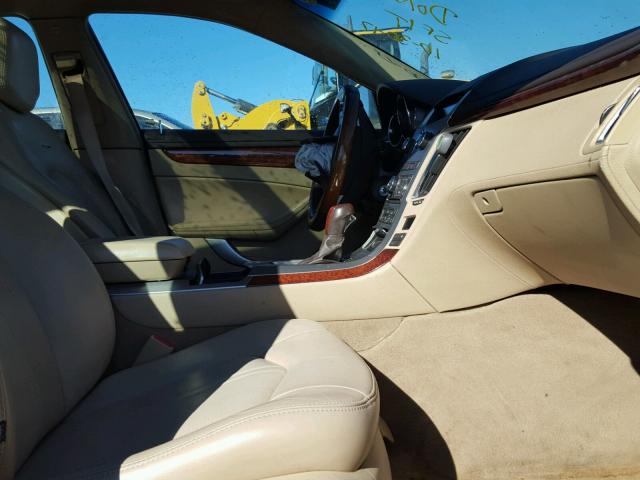 1G6DG577890120755 - 2009 CADILLAC CTS WHITE photo 5