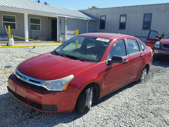 1FAHP3FN8AW133189 - 2010 FORD FOCUS SE RED photo 2