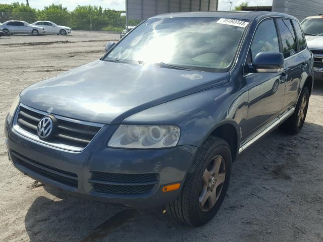 WVGZE77L97D002152 - 2007 VOLKSWAGEN TOUAREG V6 GRAY photo 2