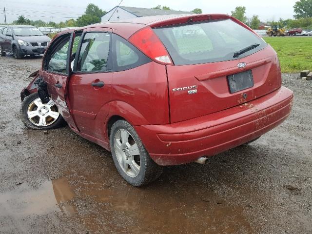3FAFP37N85R119419 - 2005 FORD FOCUS ZX5 RED photo 3
