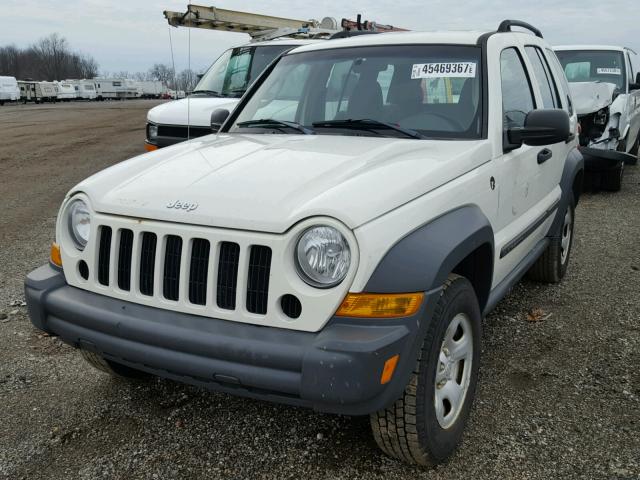 1J4GL48K76W199633 - 2006 JEEP LIBERTY SP WHITE photo 2