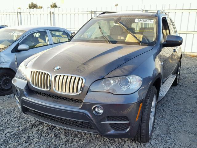 5UXZV4C57D0B10431 - 2013 BMW X5 XDRIVE3 GRAY photo 2