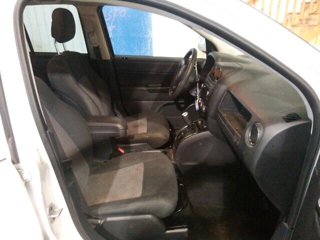 1J4NT1FB1BD287396 - 2011 JEEP COMPASS SP 白色 照片 5