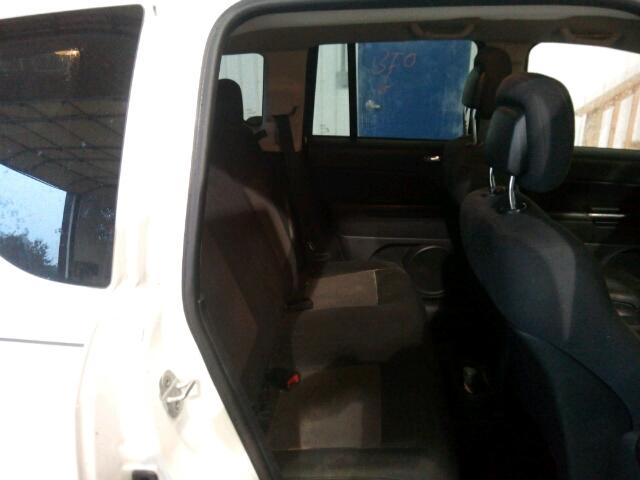 1J4NT1FB1BD287396 - 2011 JEEP COMPASS SP 白色 照片 6