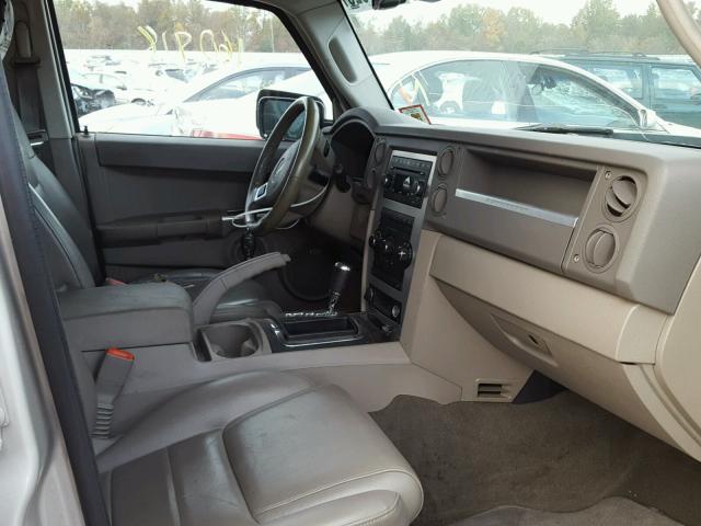 1J8HG48K18C146065 - 2008 JEEP COMMANDER TAN photo 5