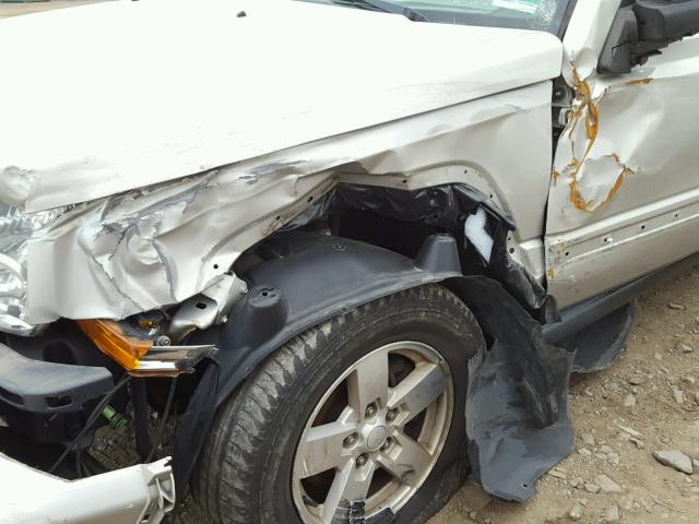 1J8HG48K18C146065 - 2008 JEEP COMMANDER TAN photo 9