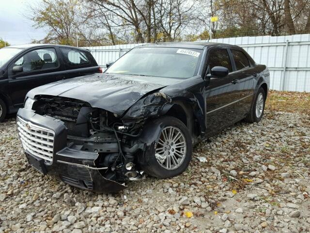 2C3KA53G18H193508 - 2008 CHRYSLER 300 TOURIN BLACK photo 2