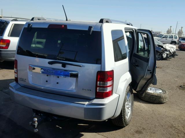 1J8GN58KX8W215129 - 2008 JEEP LIBERTY LI SILVER photo 4